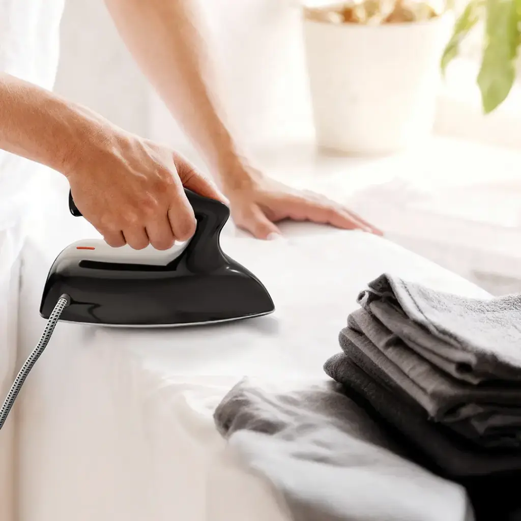 Porodo Lifestyle Ironix 30W Portable Mini Steamer Black
