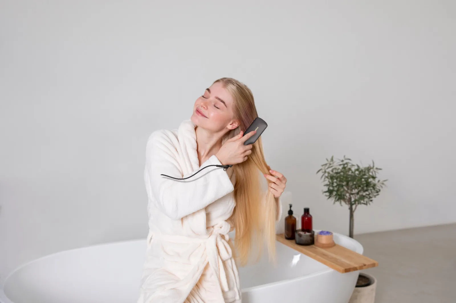 Porodo Lifestyle 30W Electric Heated Hair Straightening Brush – Black