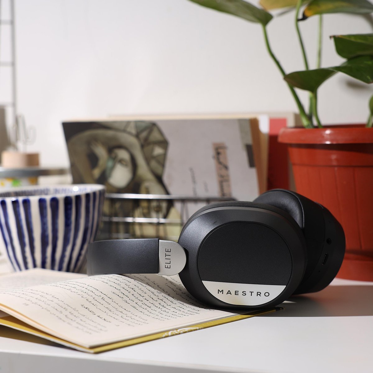 GOUI Maestro Elite Premium Edition Wireless Headphones 30 Hours Playtime – Cream Silver / Black (M-LD18-CG)