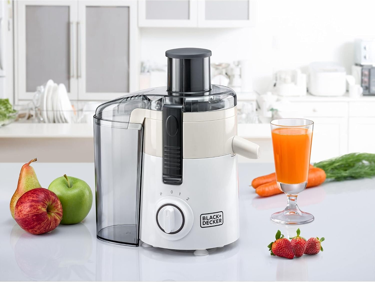 Black+Decker 250W Juicer Extractor with Large Feeding Chute White JE250-B5