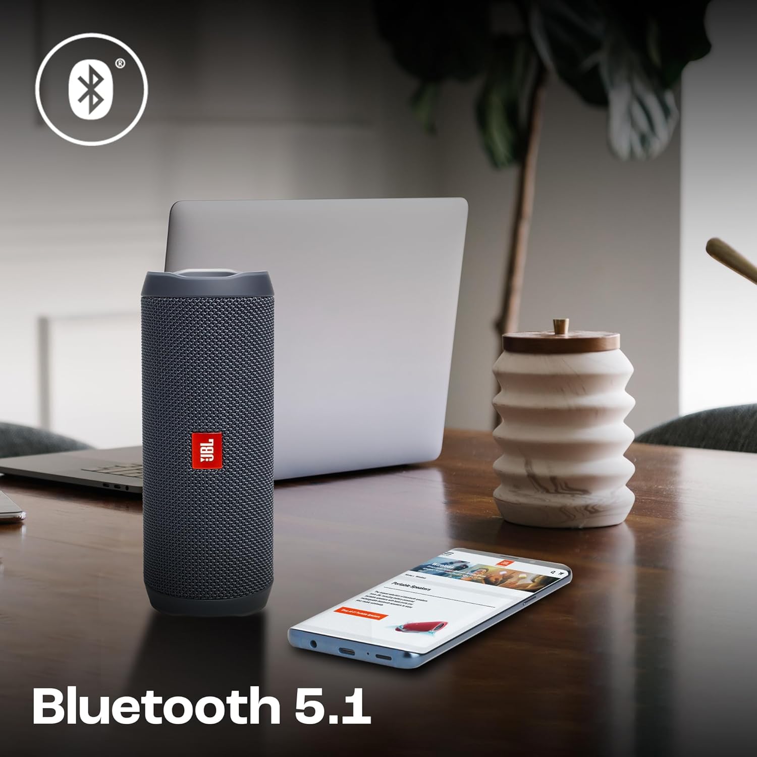سماعة JBL Flip Essential 2 المحمولة بتقنية Bluetooth بقدرة 20W ومقاومة للماء IPX7 – رمادي