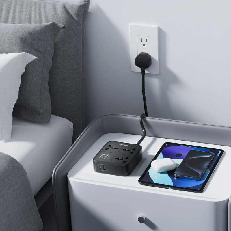Powerology 30W Wall Socket UK Plug 3 AC*1 USBA*1 USB-C with 2m USB-C Cable - Black