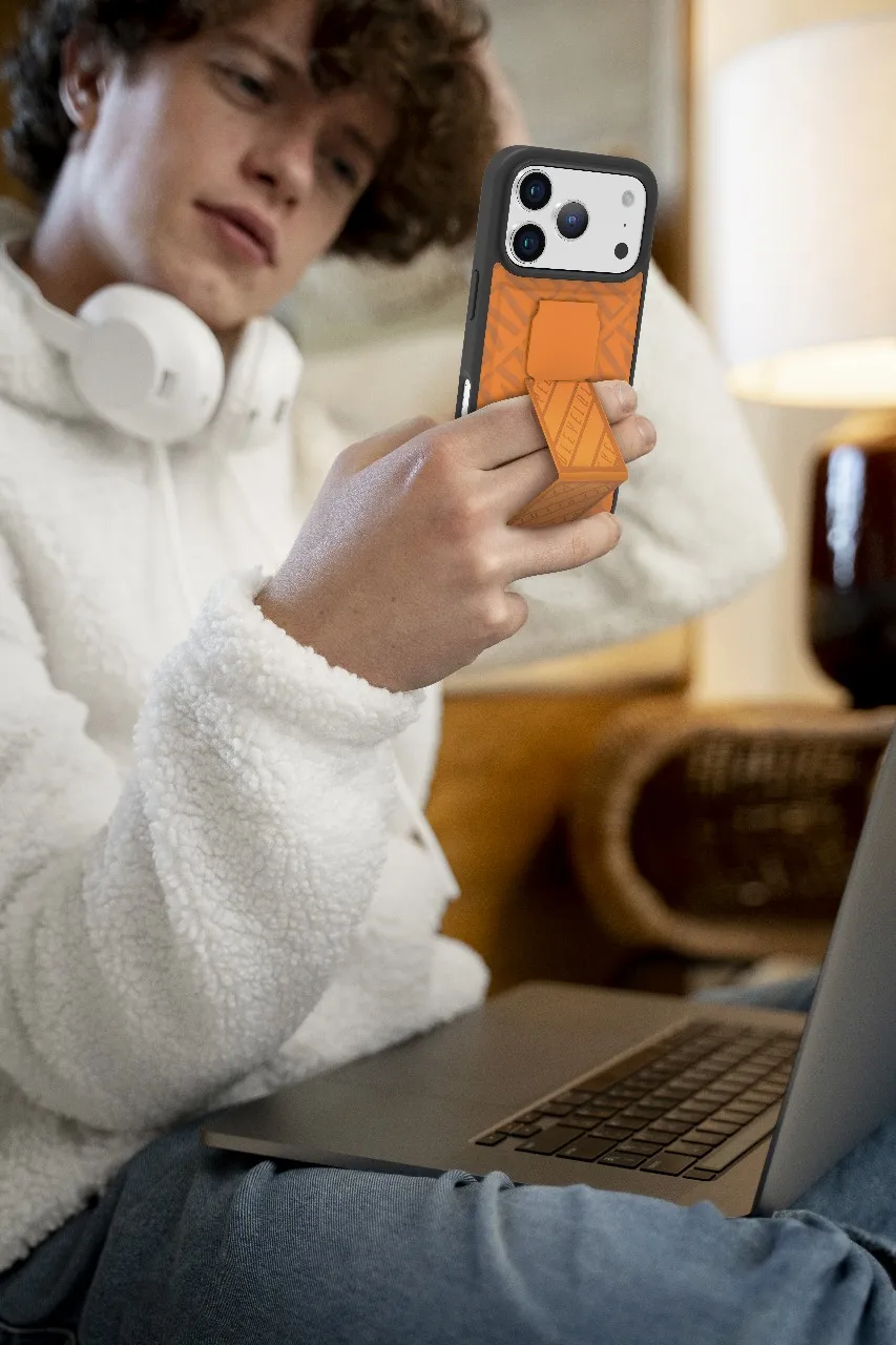 Levelo Morphix Cuero Gripstand Case For iPhone 17 Pro Max - Sunrise Orange