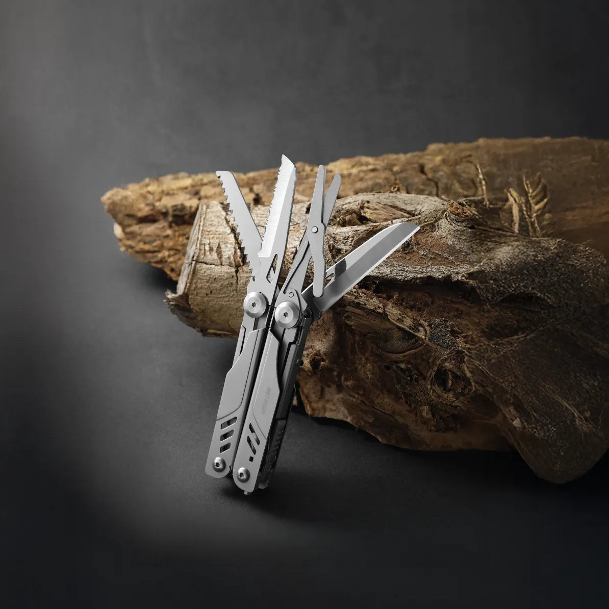 عدة Green Lion Multi-Plier X متعددة الاستخدامات 15 في 1 ستانلس ستيل – فضي