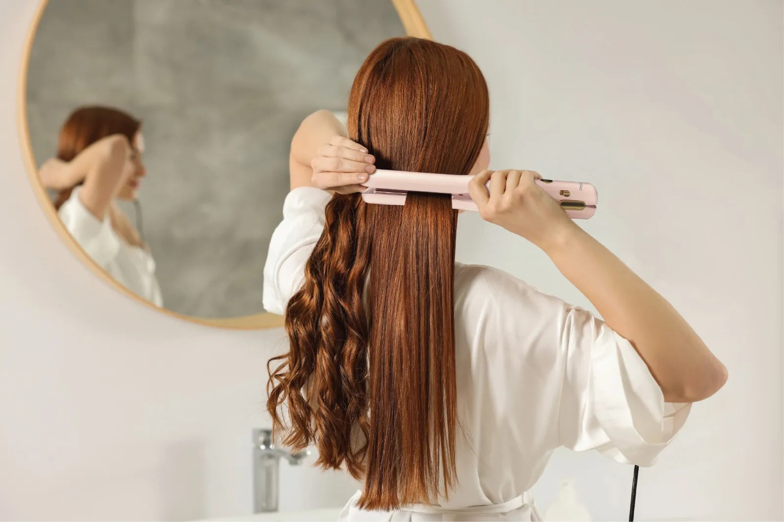 مكواة شعر محمولة لاسلكية ببطارية 2600mAh وحرارة قابلة للتعديل – بورودو Porodo Hair Straightener Pink