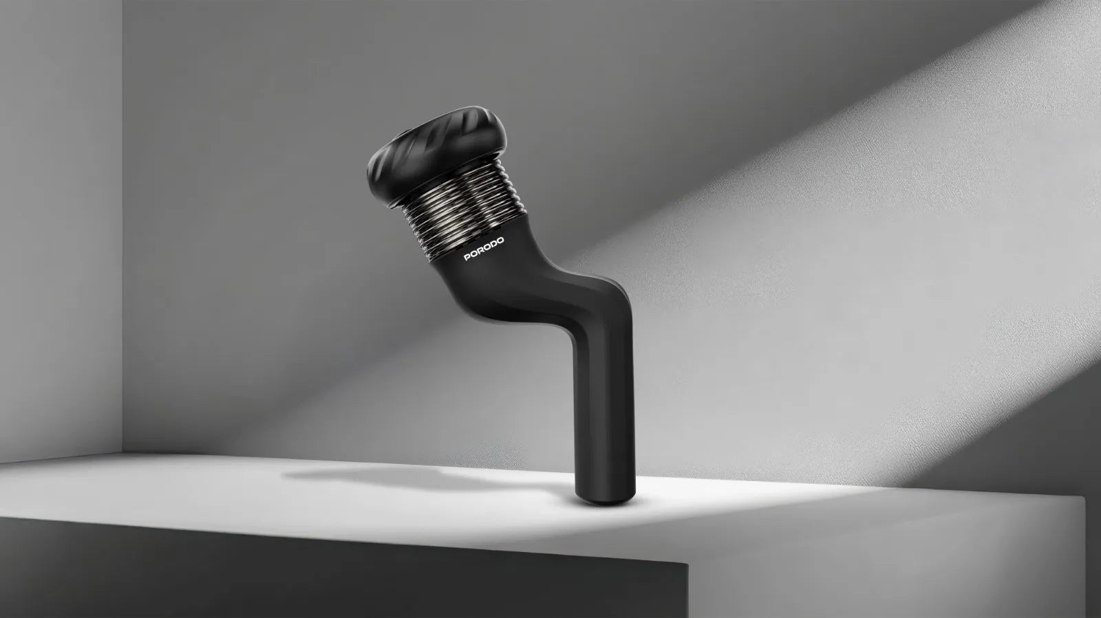 جهاز مساج محمول 4 رؤوس دوارة مع سرعات متعددة – بورودو Porodo Massage Gun Black