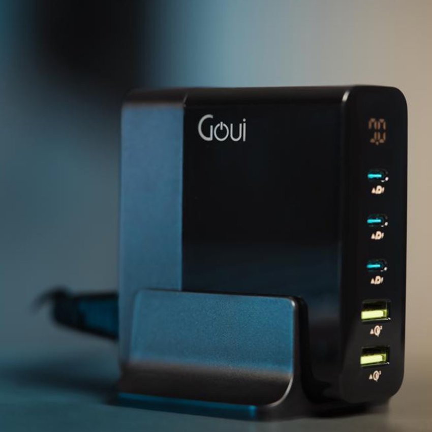 GOUI GAN 140W Desktop Fast Charger 5 Ports UK Plug – Black