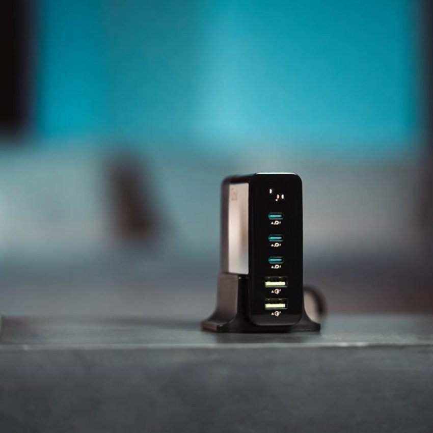 GOUI GAN 140W Desktop Fast Charger 5 Ports UK Plug – Black